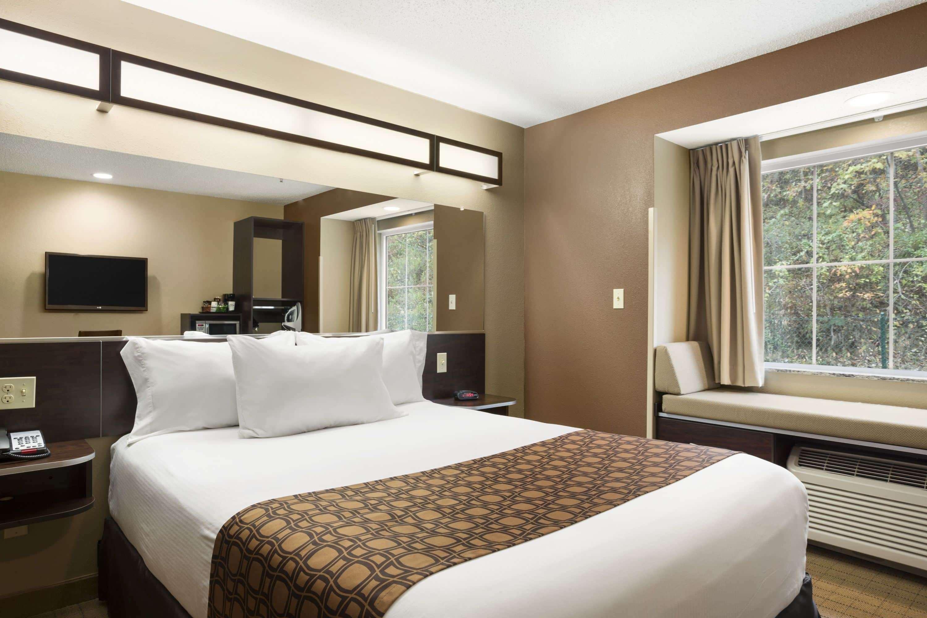 Microtel Inn & Suites By Wyndham Cambridge Bagian luar foto