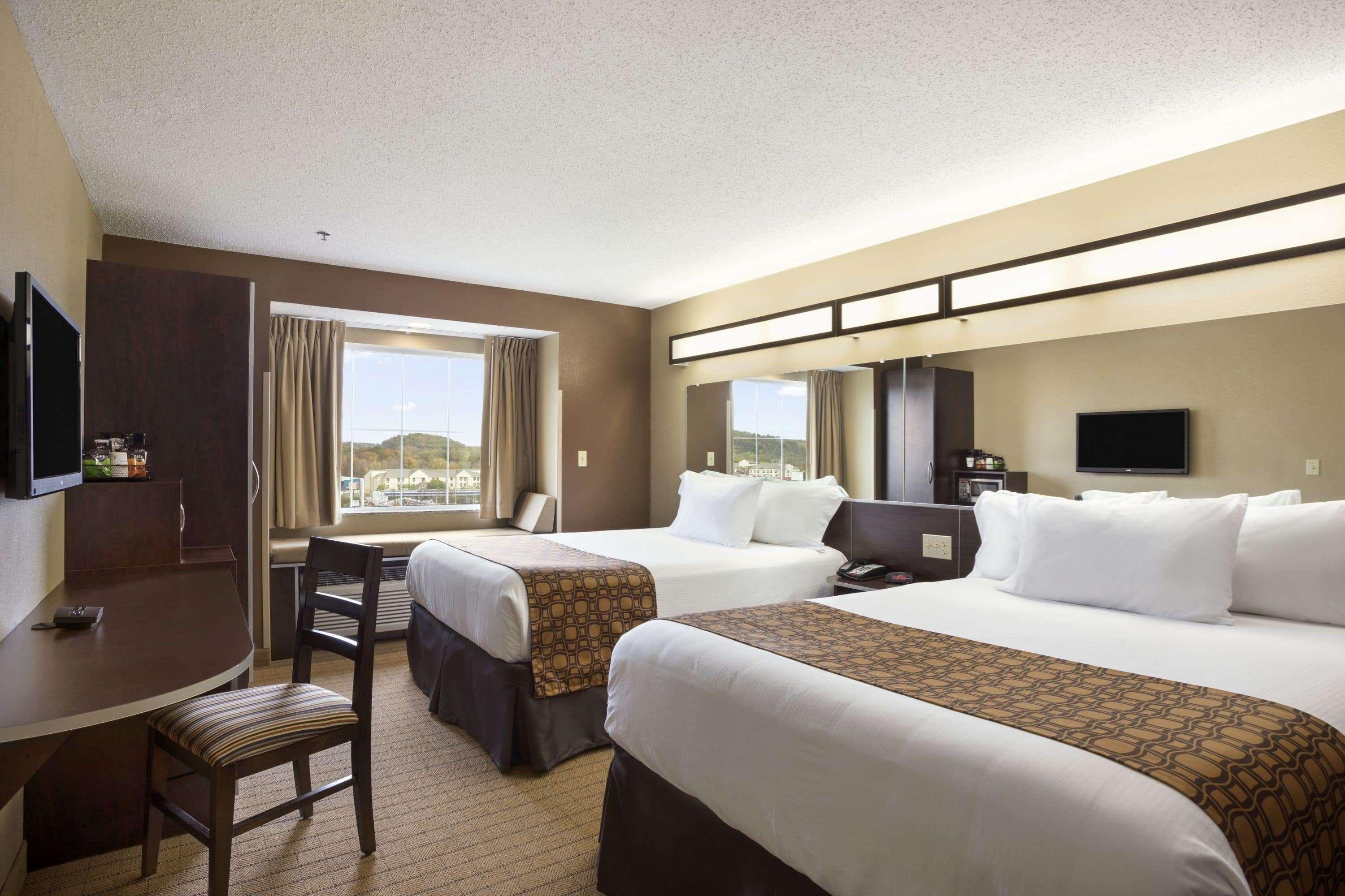 Microtel Inn & Suites By Wyndham Cambridge Bagian luar foto