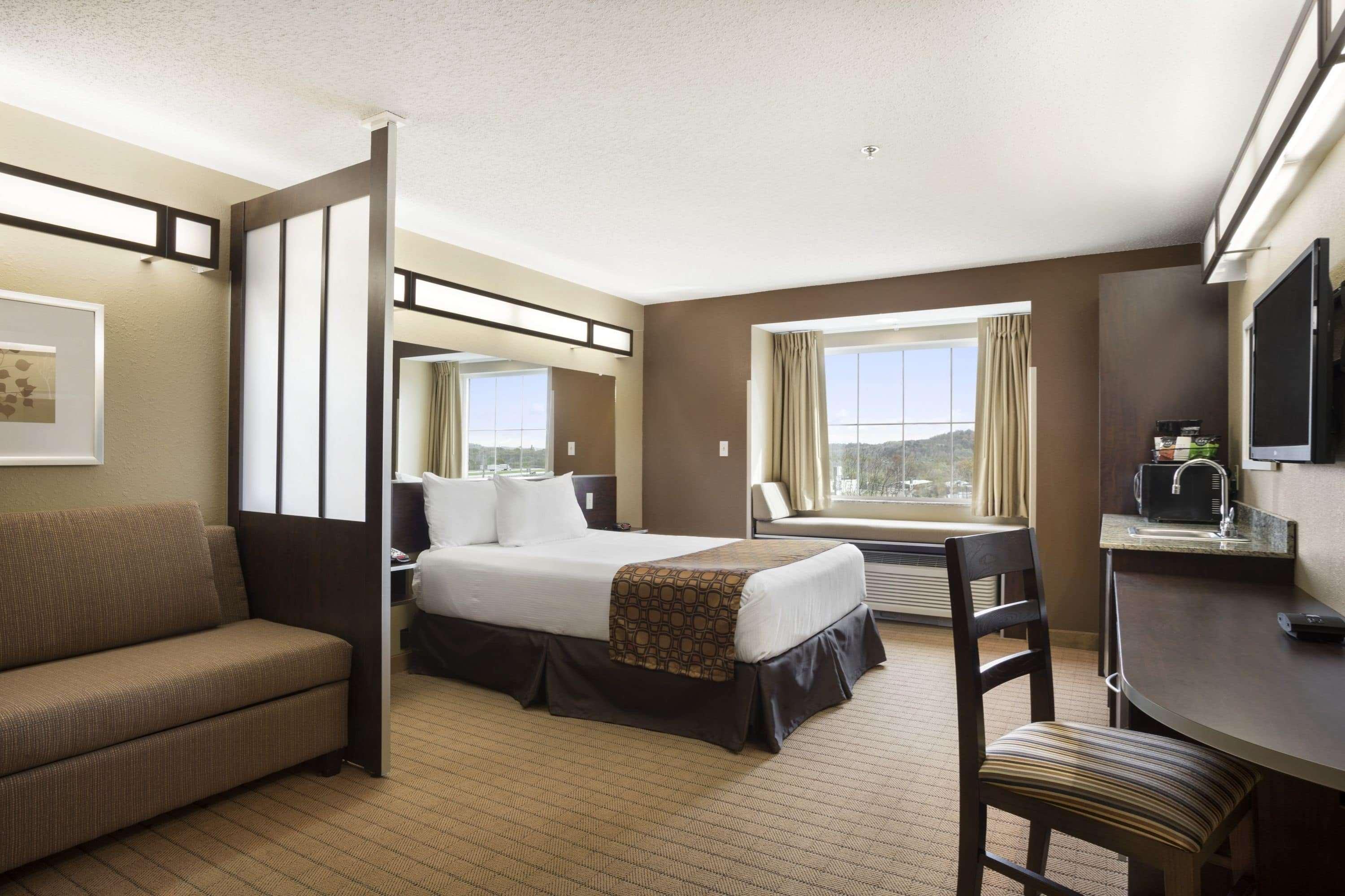 Microtel Inn & Suites By Wyndham Cambridge Bagian luar foto