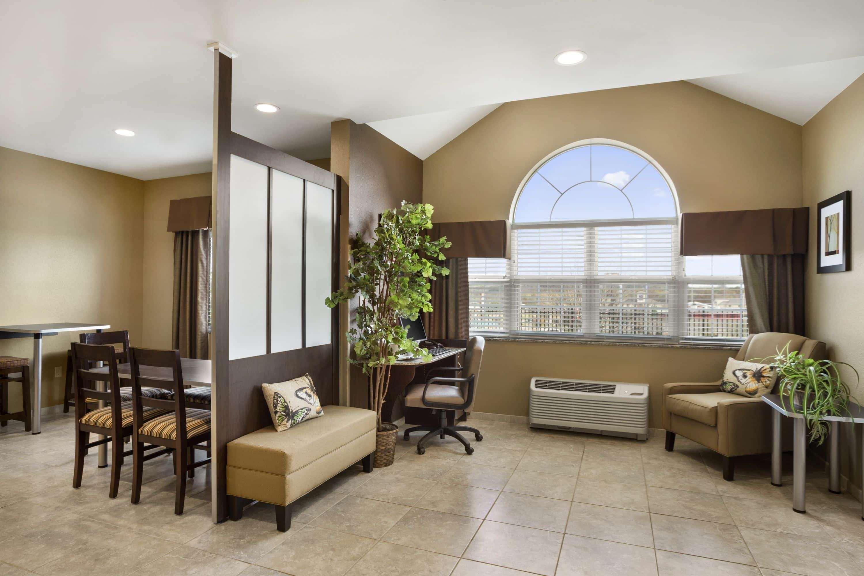 Microtel Inn & Suites By Wyndham Cambridge Bagian luar foto
